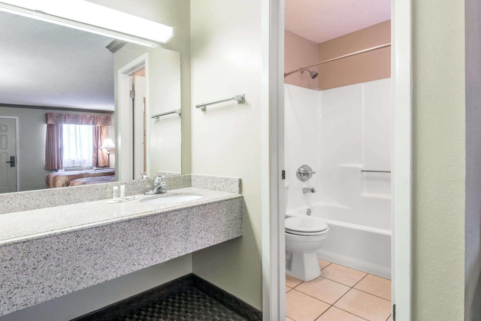 Hill Country Inn And Suite Copperas Cove Exterior foto