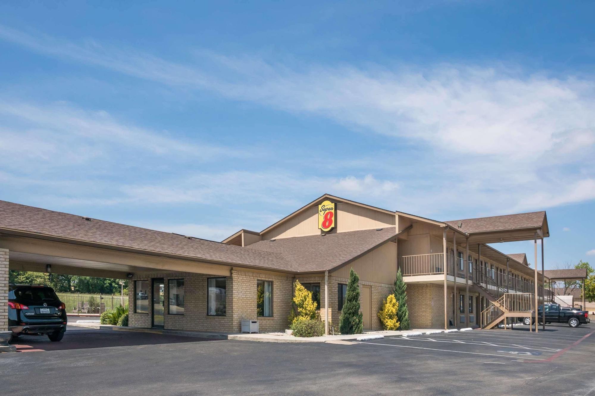 Hill Country Inn And Suite Copperas Cove Exterior foto